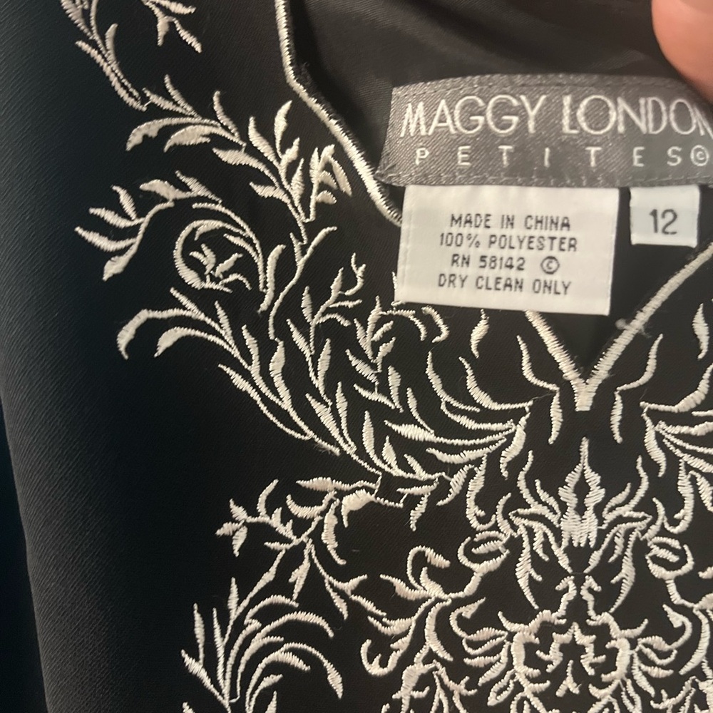 Maggy London sleeveless dress - Picture 3 of 6